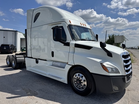 2021 FREIGHTLINER Cascadia Single Axle Sleeper #1328