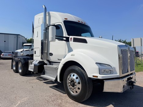 2016-kenworth-t680-tandem-axle-sleeper #1331