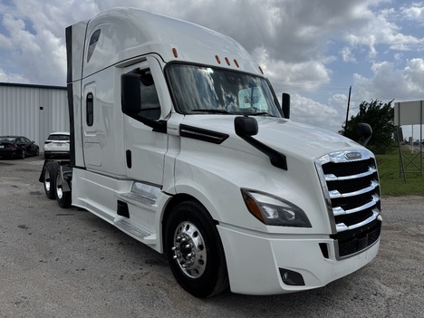 2021 FREIGHTLINER Cascadia Tandem Axle Sleeper #1334