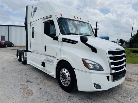 2021-freightliner-cascadia-tandem-axle-sleeper #1335