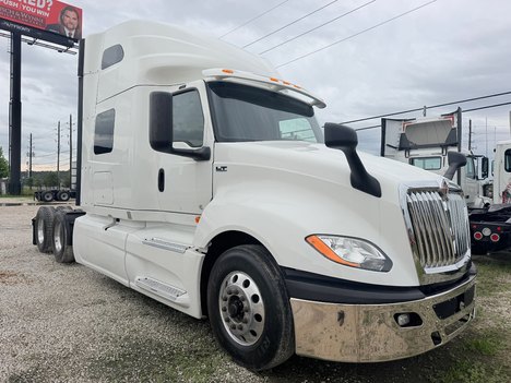 2020-international-lt-625-tandem-axle-sleeper #1336