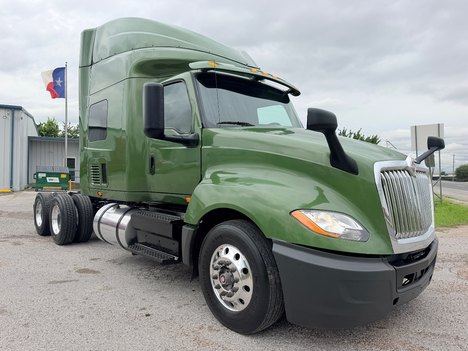 2019-international-lt-625-tandem-axle-sleeper #1339