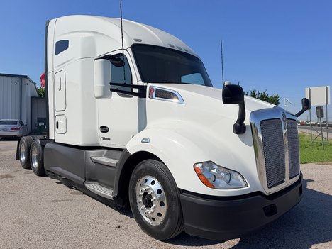 2022 KENWORTH T680 Tandem Axle Sleeper #1340