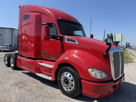 2021 KENWORTH T680 Tandem Axle Sleeper #1341