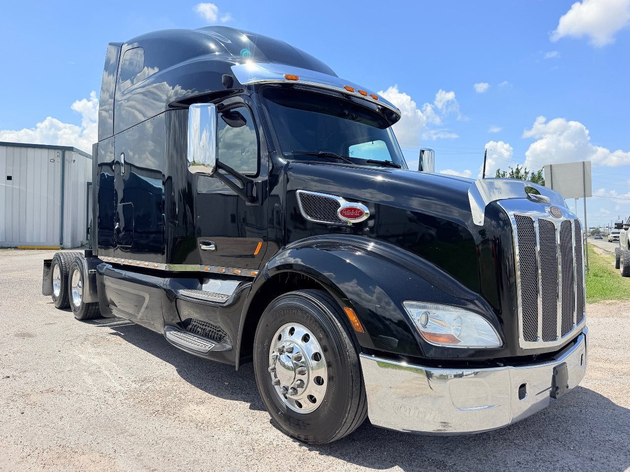 2021 PETERBILT 579 Tandem Axle Sleeper #1 2021 PETERBILT 579 Tandem Axle Sleeper #1