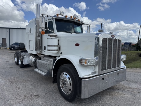 2012 PETERBILT 388 Tandem Axle Sleeper #1350