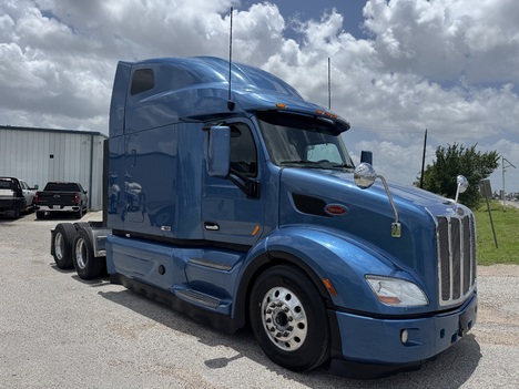 2022 PETERBILT 579 Tandem Axle Sleeper #1355