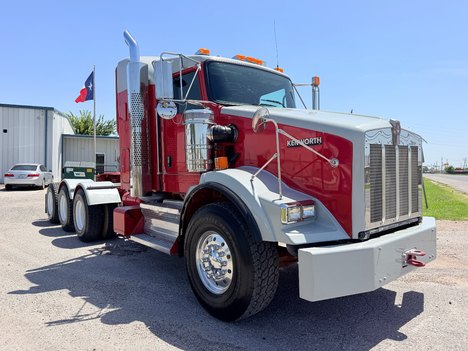 2011 KENWORTH T800 Tandem Axle Sleeper #1367