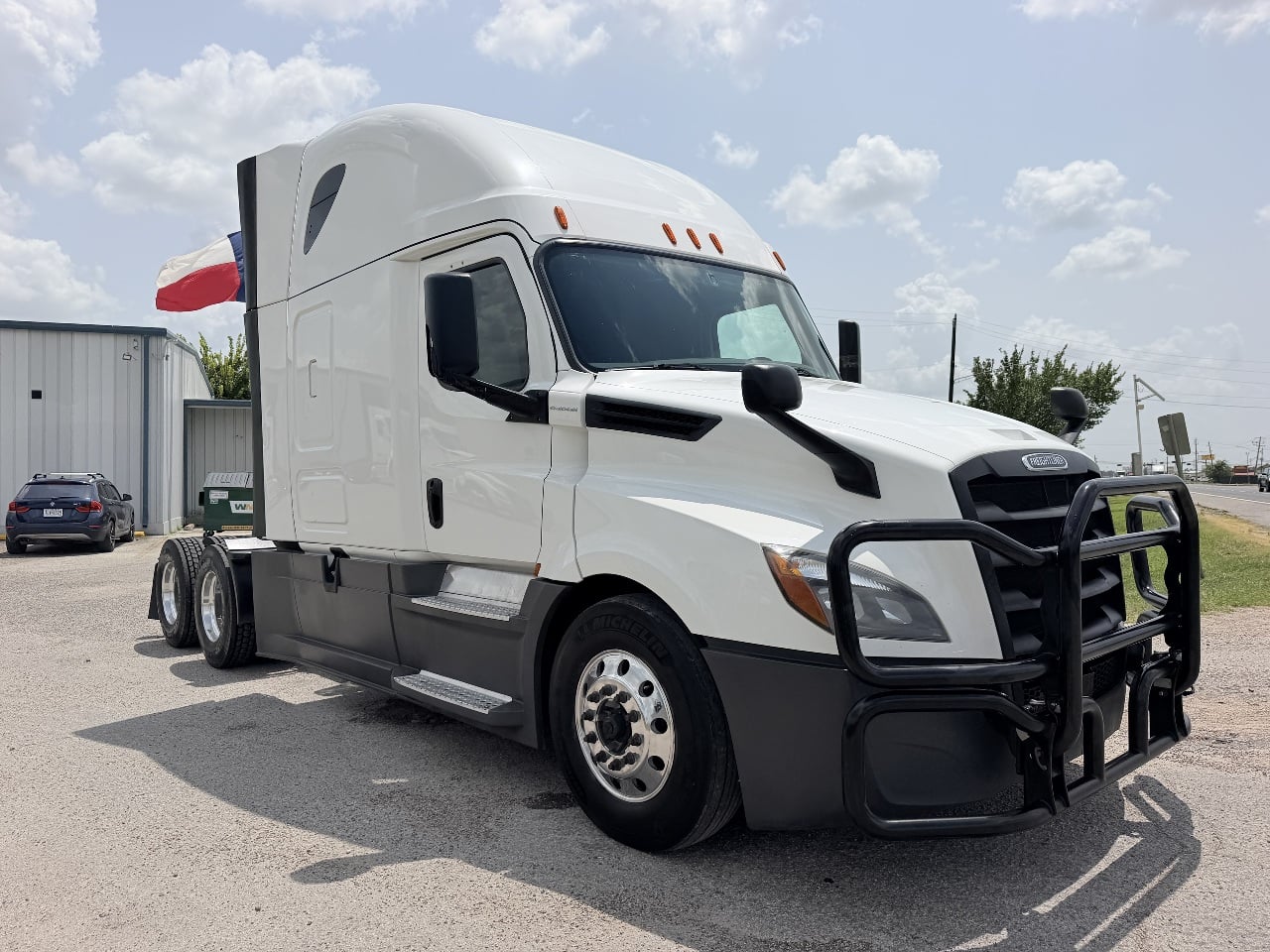 2020 FREIGHTLINER CASCADIA 126 Tandem Axle Sleeper #1 2020 FREIGHTLINER CASCADIA 126 Tandem Axle Sleeper #1