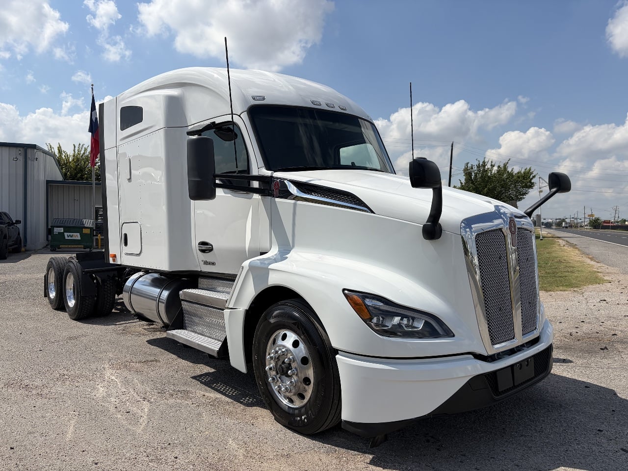 2022 KENWORTH T680 Tandem Axle Sleeper #1 2022 KENWORTH T680 Tandem Axle Sleeper #1
