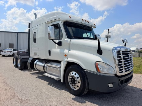 2020-freightliner-cascadia-125-tandem-axle-sleeper #1399
