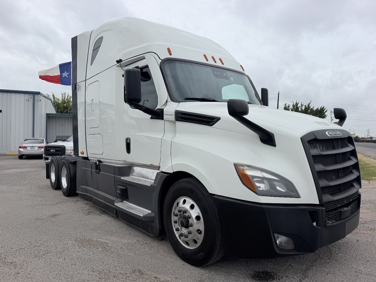 2020 FREIGHTLINER CASCADIA 126 Tandem Axle Sleeper #1 2020 FREIGHTLINER CASCADIA 126 Tandem Axle Sleeper #1