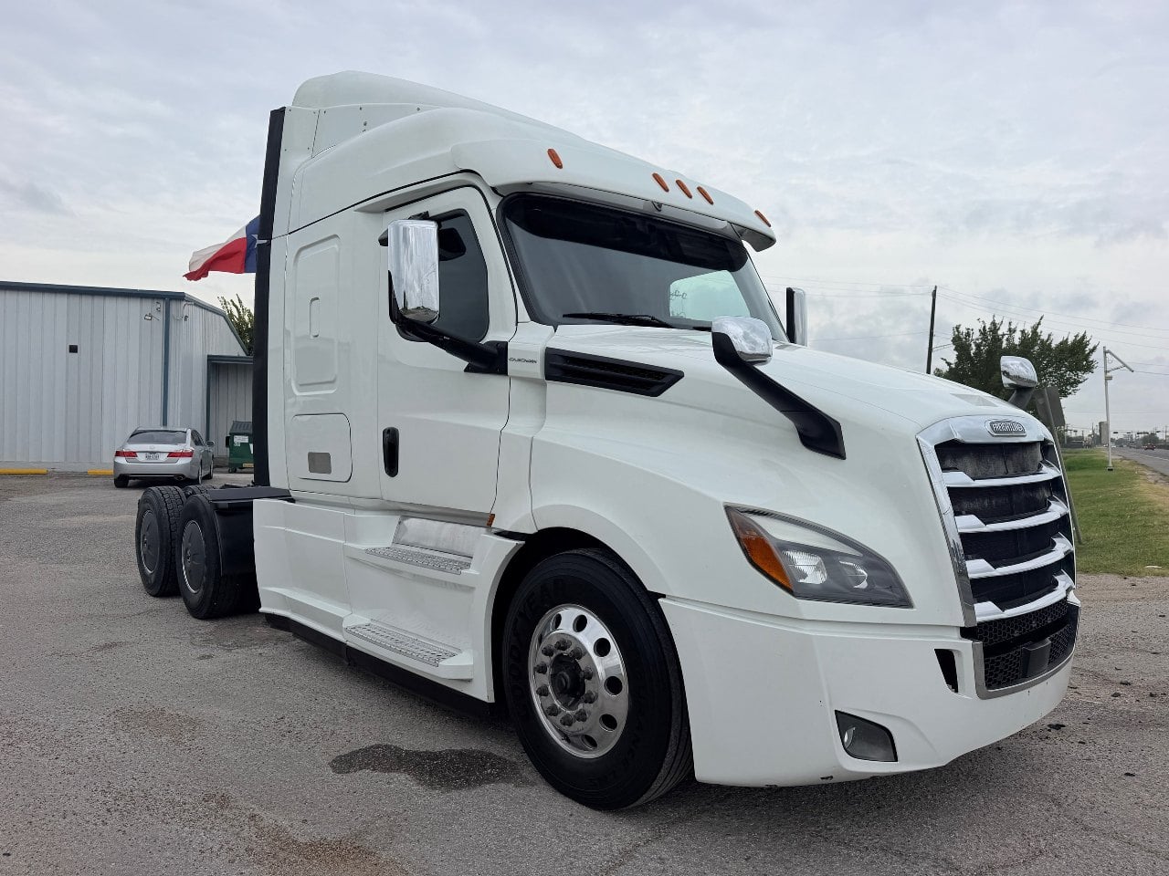 2020 FREIGHTLINER CASCADIA 126 Tandem Axle Sleeper #1 2020 FREIGHTLINER CASCADIA 126 Tandem Axle Sleeper #1