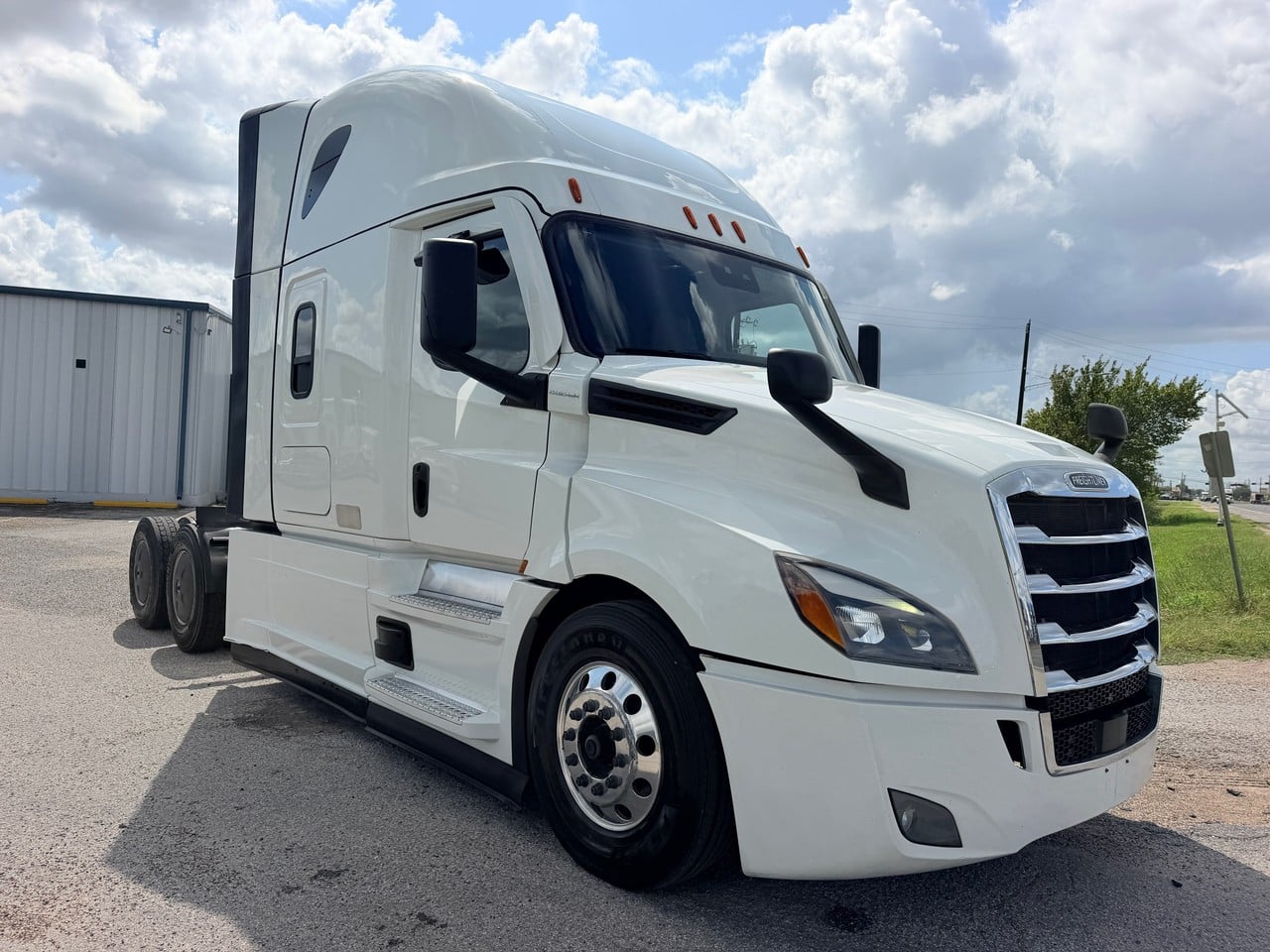 2022 FREIGHTLINER CASCADIA 126 Tandem Axle Sleeper #1 2022 FREIGHTLINER CASCADIA 126 Tandem Axle Sleeper #1