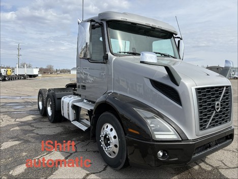 2019-volvo-vnr-tandem-axle-daycab #13740