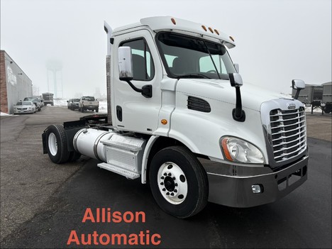 2011 FREIGHTLINER Cascadia Single Axle Daycab #13765