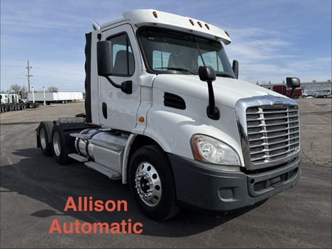 2016 FREIGHTLINER Cascadia Tandem Axle Daycab #13774