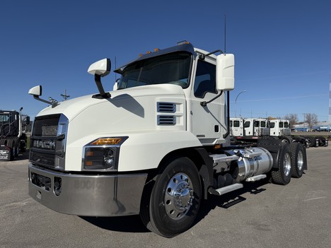 2020 MACK Anthem Tandem Axle Daycab #13834