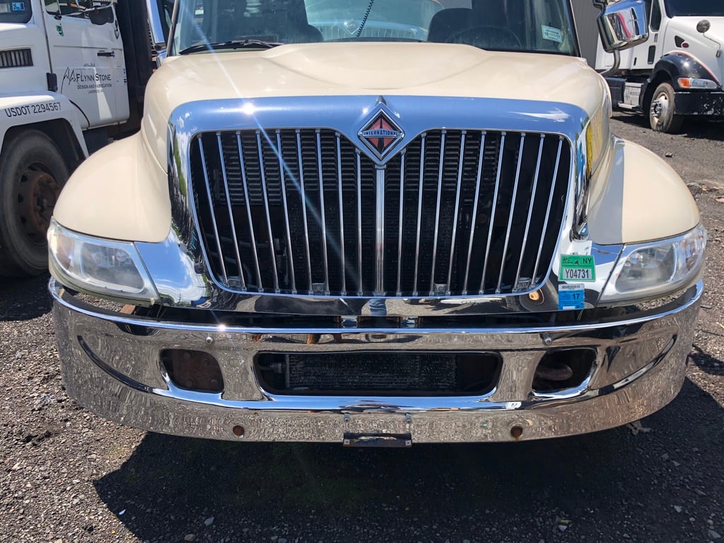 2007 INTERNATIONAL 4300 Hood #1476