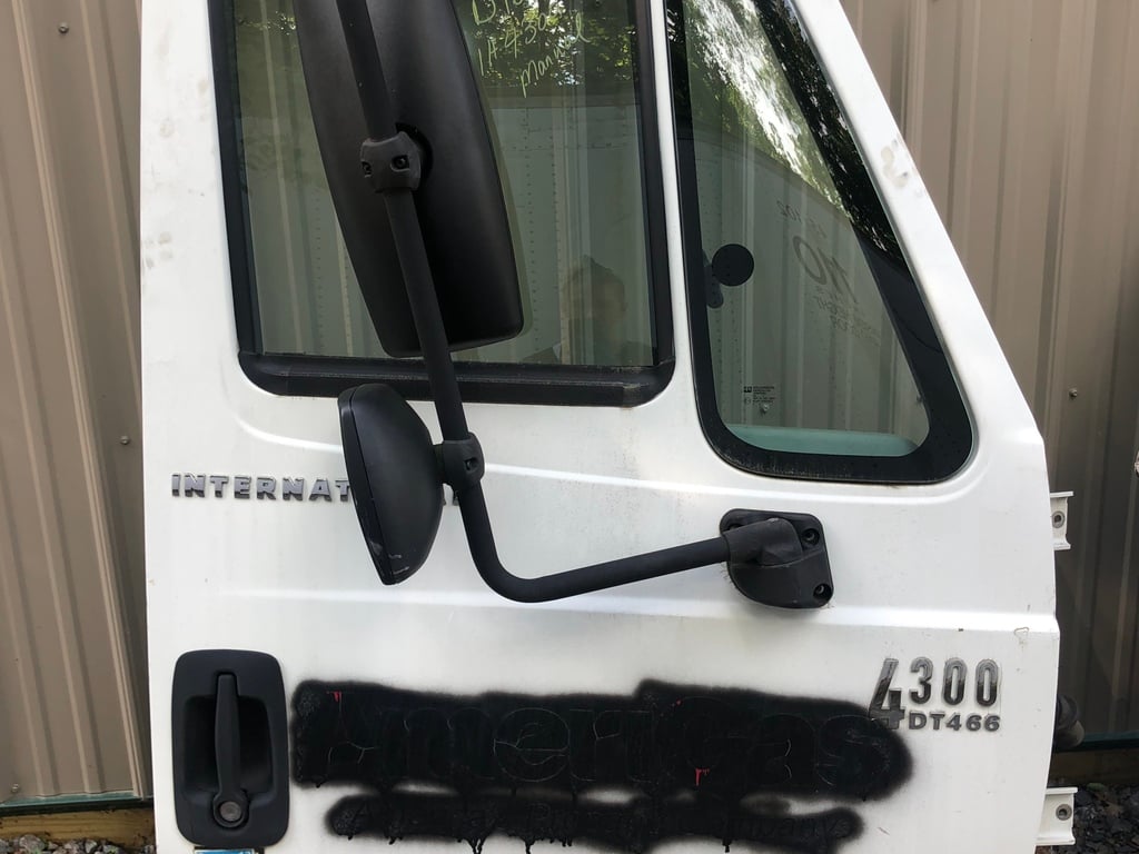 2007 INTERNATIONAL 4300 Door #1534