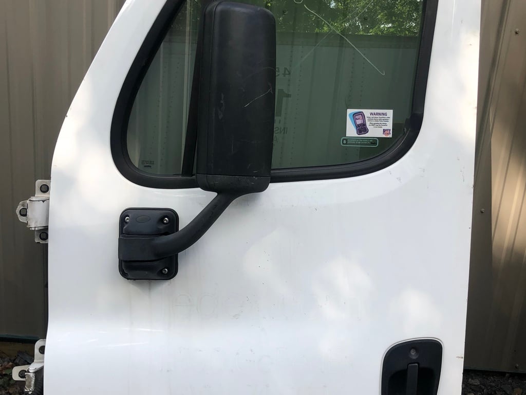 2012 FREIGHTLINER Cascadia Door #1535