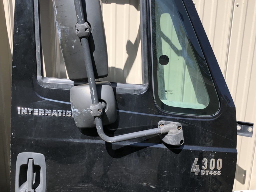 2008 INTERNATIONAL 4300 Door #1578