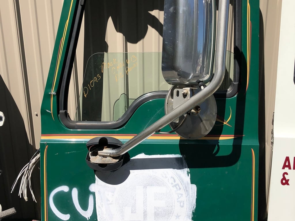 2010 MACK CHN613 Door #1588