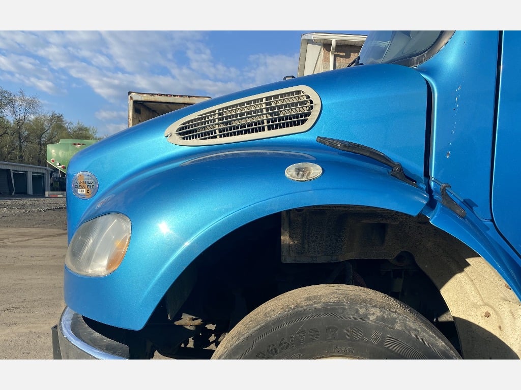 2010 FREIGHTLINER M2 106 Hood #1849