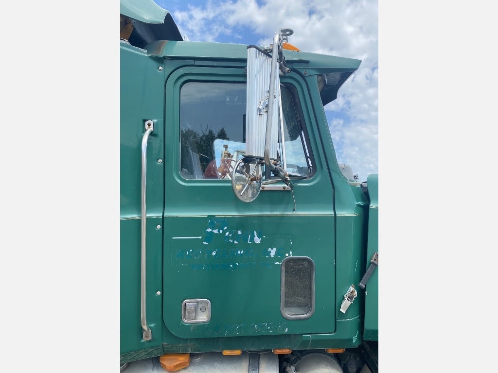 1996 MACK CH613 Door #1868