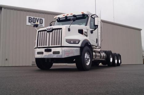 2025 WESTERN STAR 49X Daycab #1003
