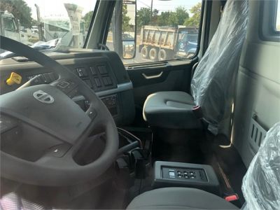 NEW 2020 VOLVO VHD64F300 ROLL-OFF TRUCK #$vid