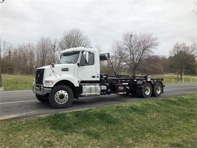 NEW 2020 VOLVO VHD64F300 ROLL-OFF TRUCK #$vid