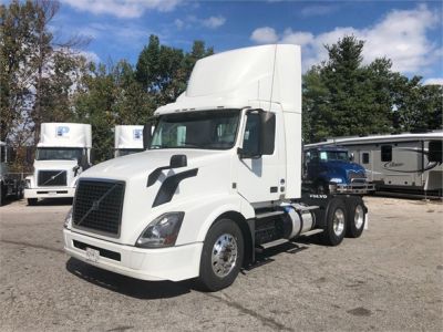 USED 2016 VOLVO VNL64T300 DAYCAB TRUCK #$vid