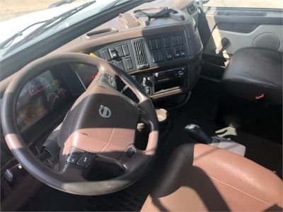 USED 2016 VOLVO VNL64T300 DAYCAB TRUCK #$vid