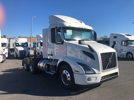 NEW 2020 VOLVO VNR64T300 DAYCAB TRUCK #$vid