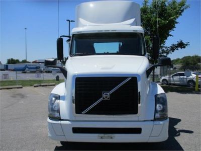 USED 2017 VOLVO VNL64T300 DAYCAB TRUCK #$vid