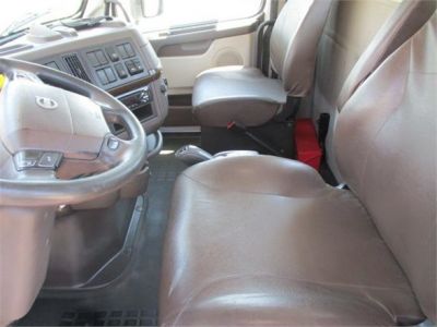 USED 2017 VOLVO VNL64T300 DAYCAB TRUCK #$vid