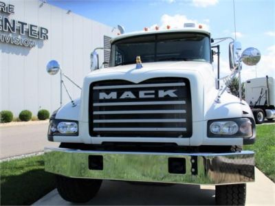 USED 2019 MACK GRANITE 64FR ROLL-OFF GARBAGE TRUCK #$vid