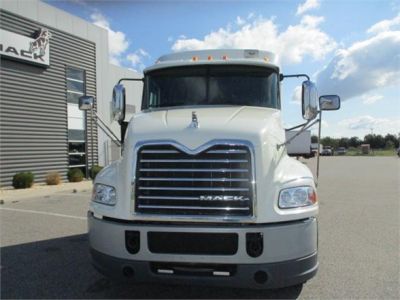 USED 2016 MACK PINNACLE CXU613 SLEEPER TRUCK #$vid