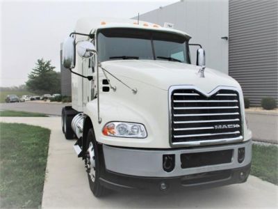 USED 2015 MACK PINNACLE CXU613 SLEEPER TRUCK #$vid