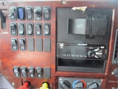 USED 2015 MACK PINNACLE CXU613 SLEEPER TRUCK #$vid