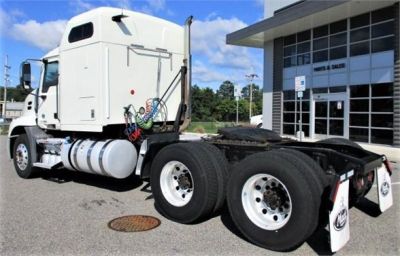USED 2015 MACK PINNACLE CXU613 SLEEPER TRUCK #$vid