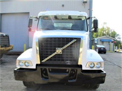 USED 2016 VOLVO VHD84B200 ROLL-OFF GARBAGE TRUCK #$vid