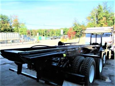 USED 2016 VOLVO VHD84B200 ROLL-OFF GARBAGE TRUCK #$vid