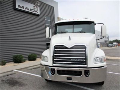 USED 2018 MACK PINNACLE CXU613 DAYCAB TRUCK #$vid