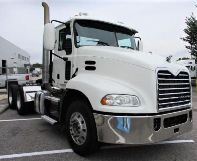 USED 2018 MACK PINNACLE CXU613 DAYCAB TRUCK #$vid