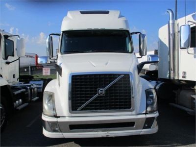 USED 2016 VOLVO VNL64T670 SLEEPER TRUCK #$vid