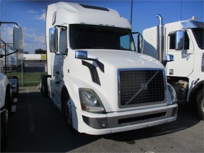 USED 2016 VOLVO VNL64T670 SLEEPER TRUCK #$vid