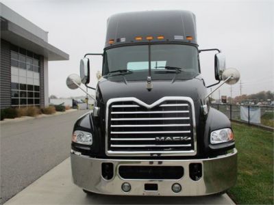 USED 2018 MACK PINNACLE CXU613 DAYCAB TRUCK #$vid