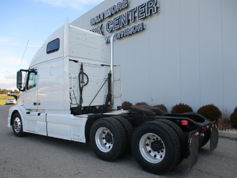 USED 2015 VOLVO VNL64T670 SLEEPER TRUCK #$vid